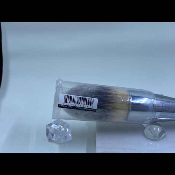 🌺 It Complexion Powder #225 - Picture 4 of 10